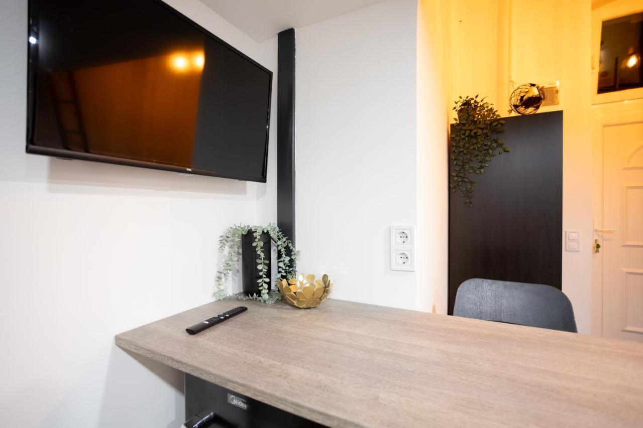 Green Goblin Apartment With Free Private Parking Budapesta Exterior foto